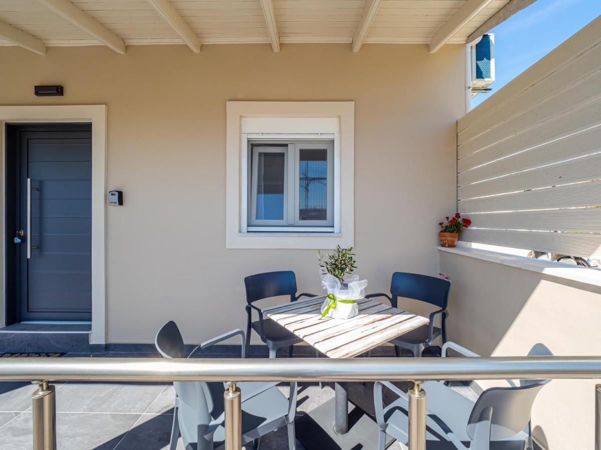 M&K - Maria'S Stylish Apartment Near Alykes Beach Corfu  외부 사진