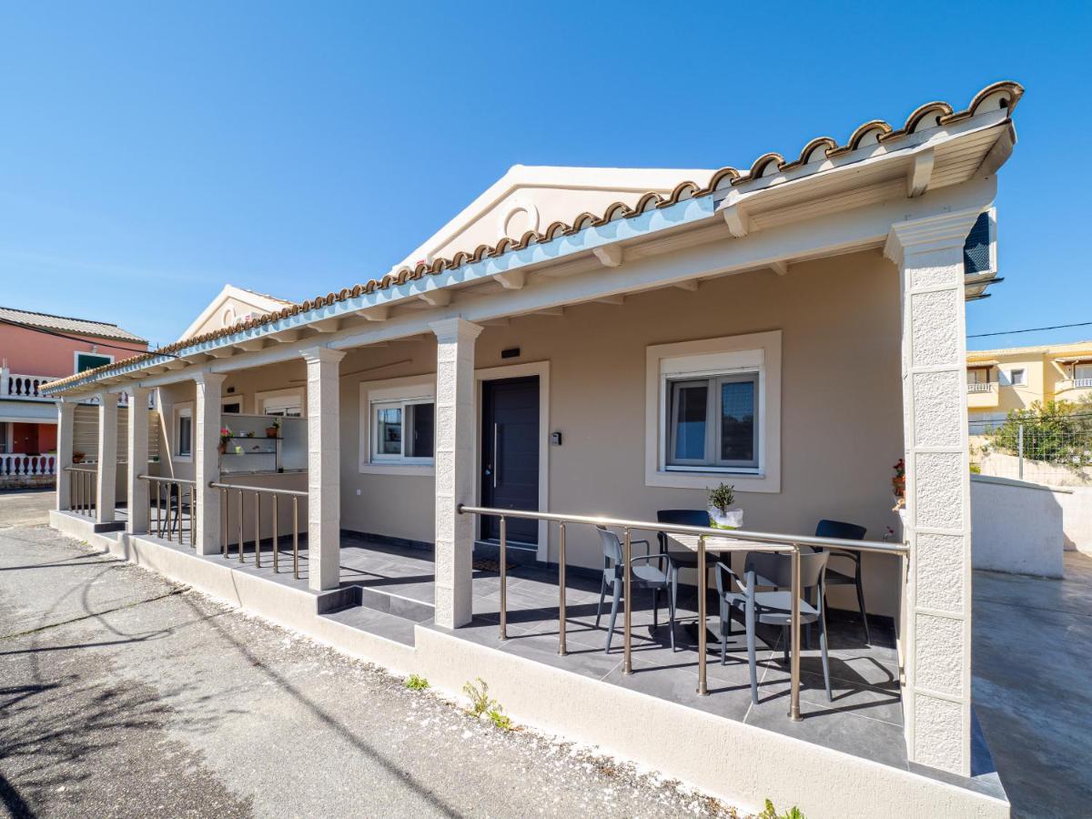 M&K - Maria'S Stylish Apartment Near Alykes Beach Corfu  외부 사진